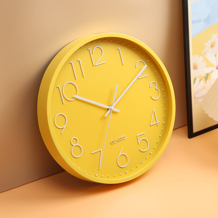 Wanduhr im minimalistischem und eleganten Design Karnz