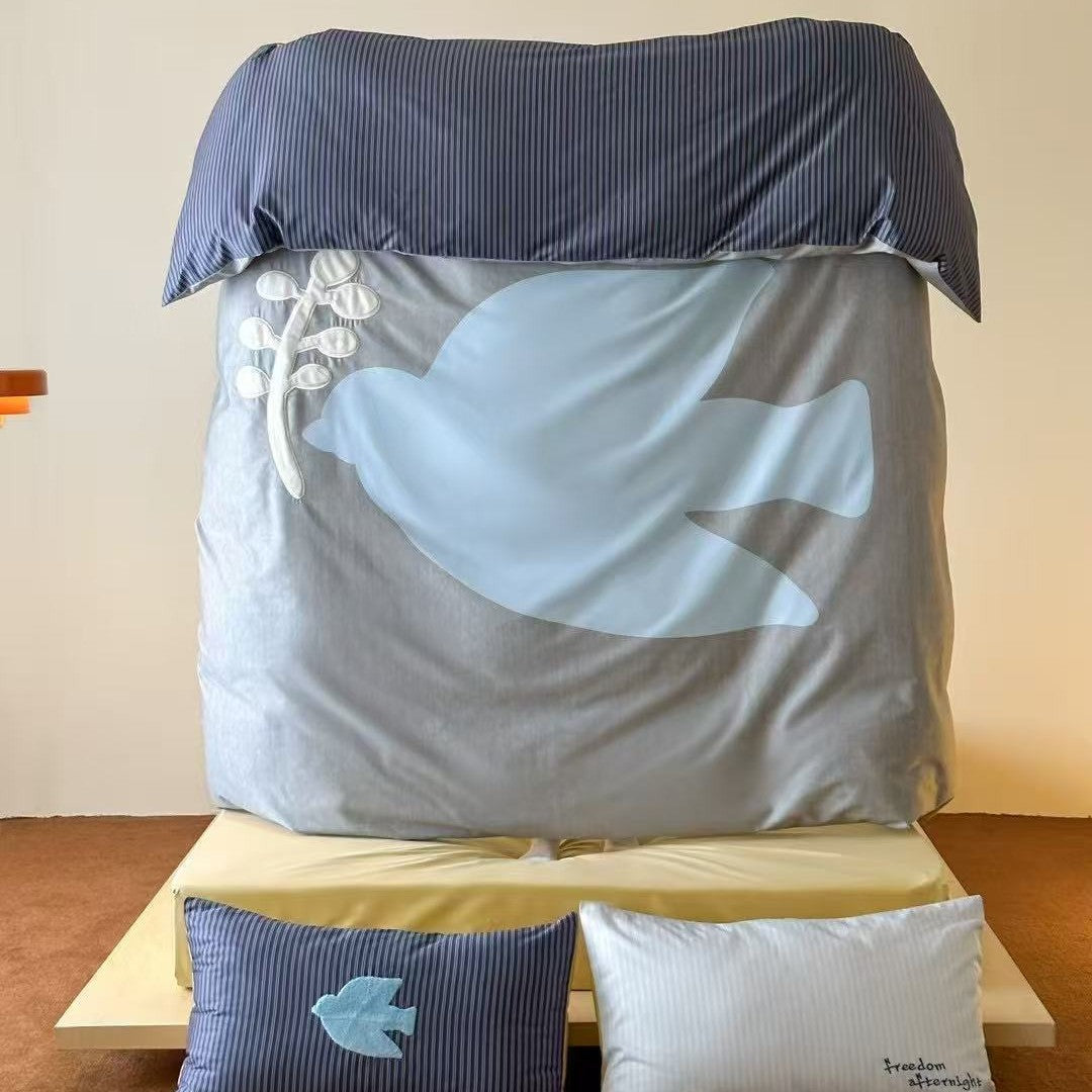 Bettwäsche-Set aus Baumwollsatin mit doppelseitigem Streifen-Design