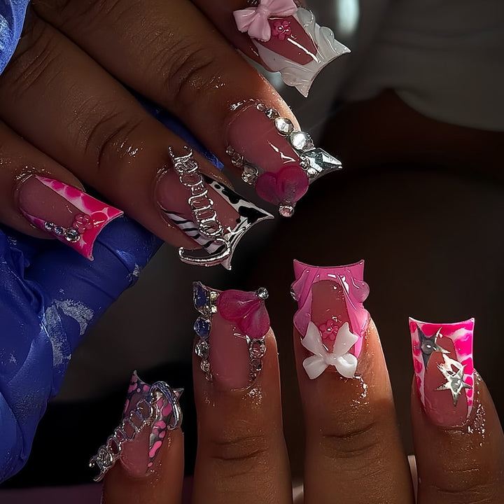 Künstlerische Premium-Nagelerweiterungen Karnz