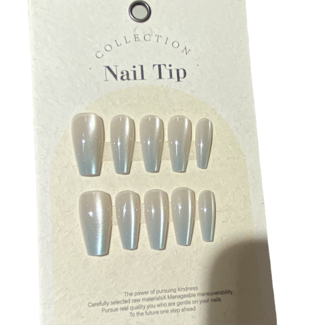Elegantes Press-On-Nagel-Set mit schimmerndem Finish