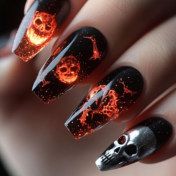 Kreative Kunstnägel mit Totenkopf-Design Karnz