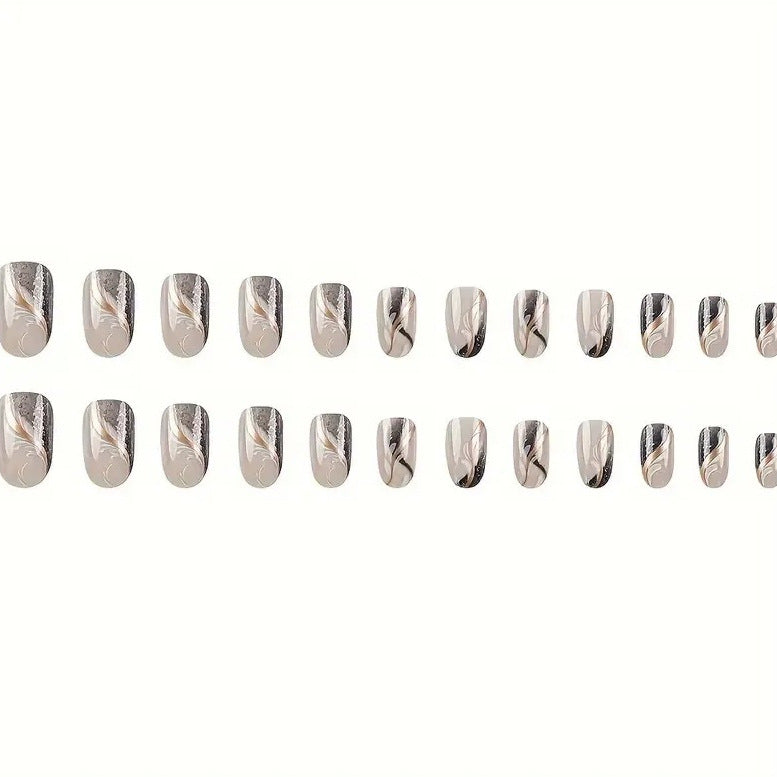 Künstlerische langanhaltende Nagelverlängerungen Karnz