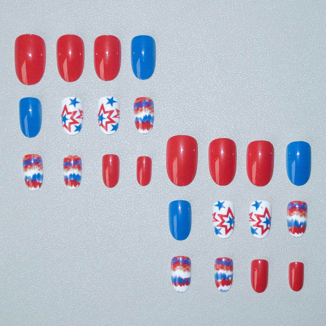 Patriotische Stern- und Streifen-Nagelkunst