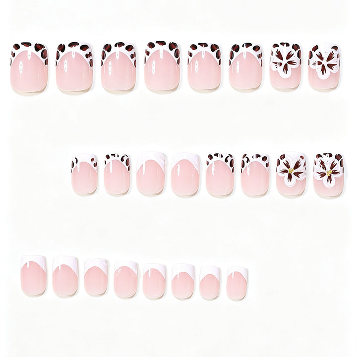 Floral Accent Nagelkunst Set Karnz