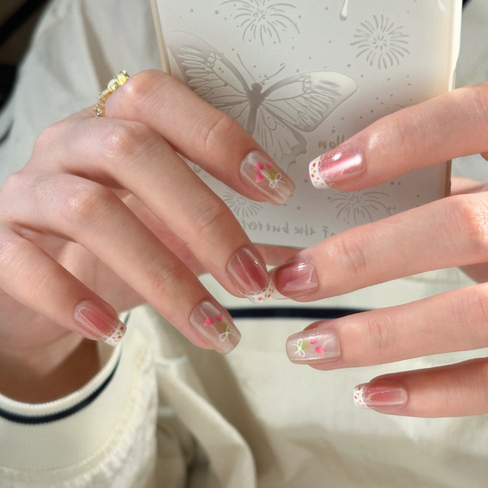 Floral-inspirierte Press-On-Nagelsatz Karnz