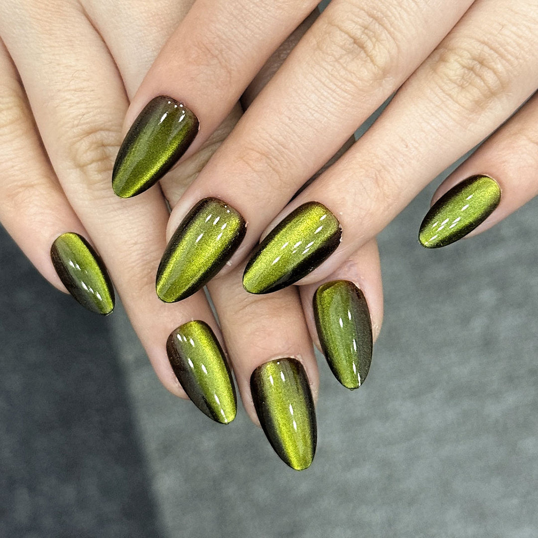Glänzendes Press-On Nagelkunst Set