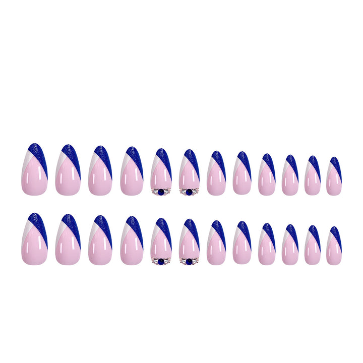 Kunstvolle Nagelspitzen Karnz