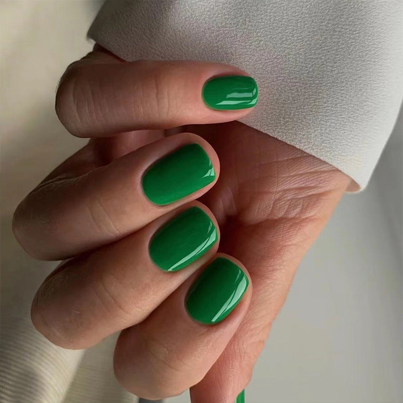 Kreative Nagelkunst mit eleganter Hochglanz-Oberfläche Karnz