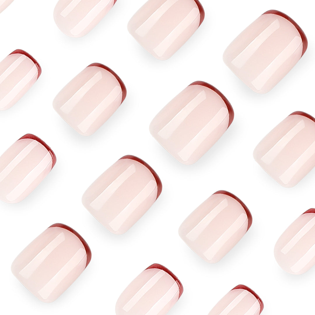 Elegante und stilvolle Nagelkunst mit schmalen farbigen Akzenten Karnz