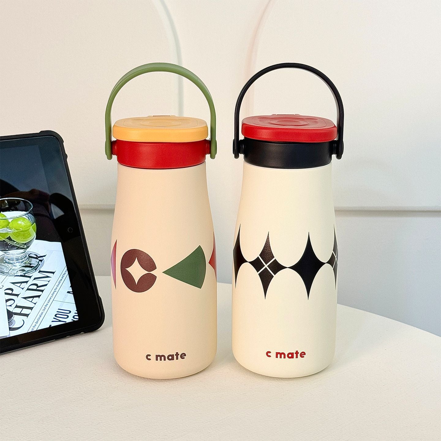 Damen Isolierte Trinkflasche mit praktischem Trageriemen Karnz
