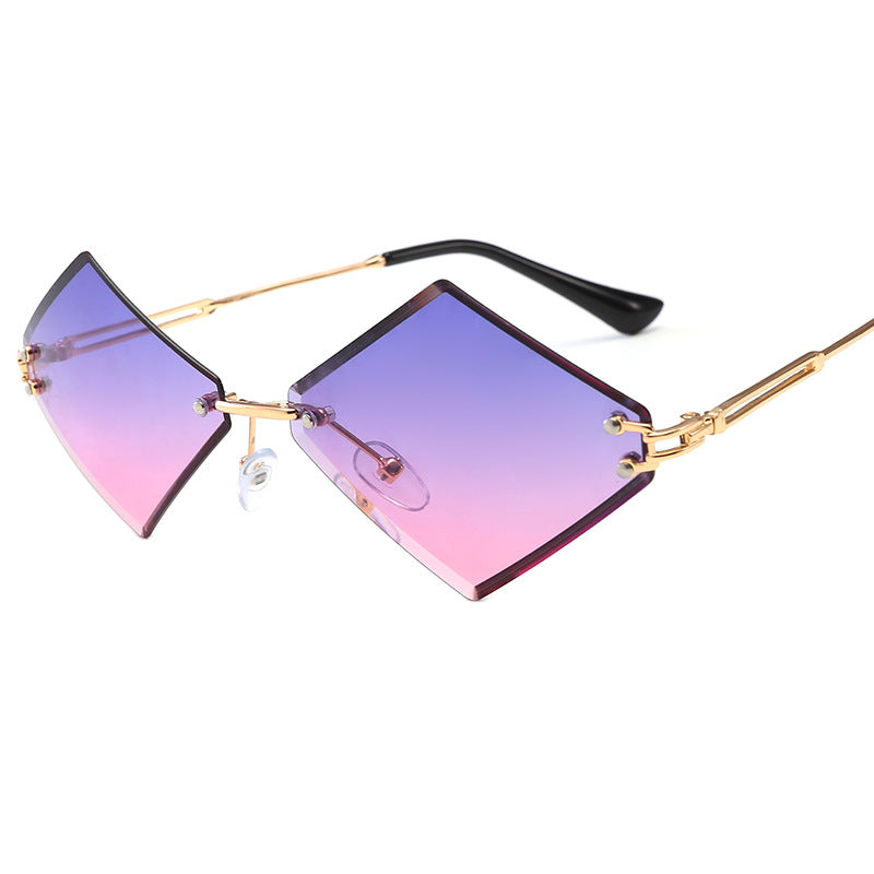 Damen modische geometrische Sonnenbrille mit verspiegelten Gläsern Karnz