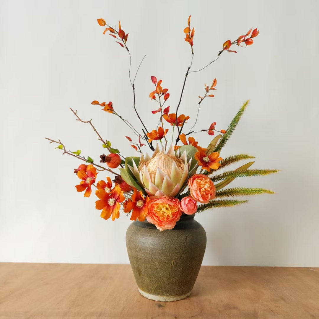 Lebhaftes Blumenarrangement