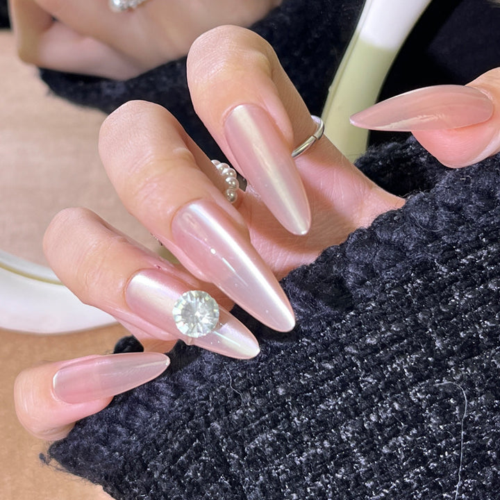 Glamouröses Press-On Nagelkunst-Set mit stylishen Edelstein-Akzenten Karnz