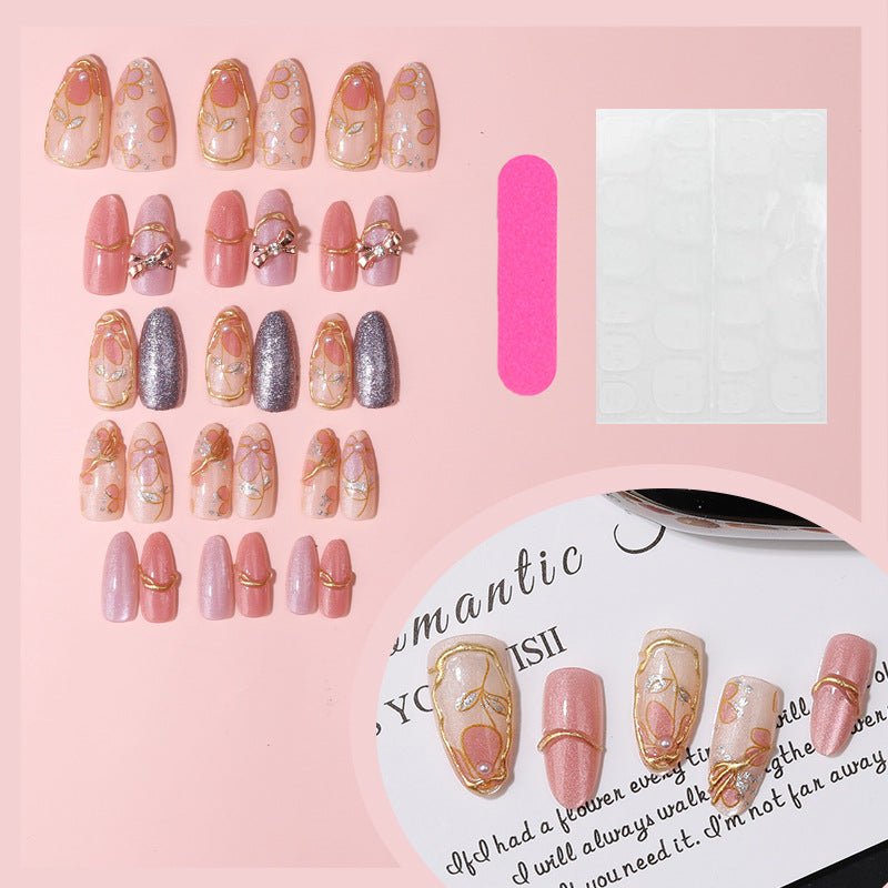 Künstlerisches Press-On Nageldesign Karnz