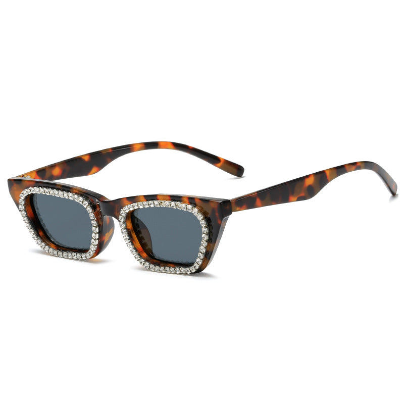 Damen Sonnenbrille mit glamourösem Strassrahmen Karnz