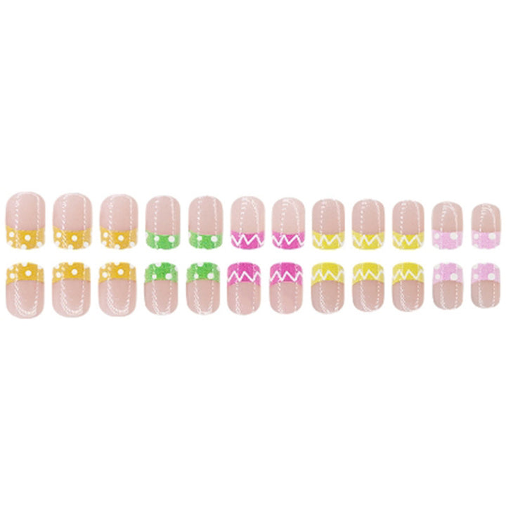 Dekorative French Tip Nagelkunst Karnz
