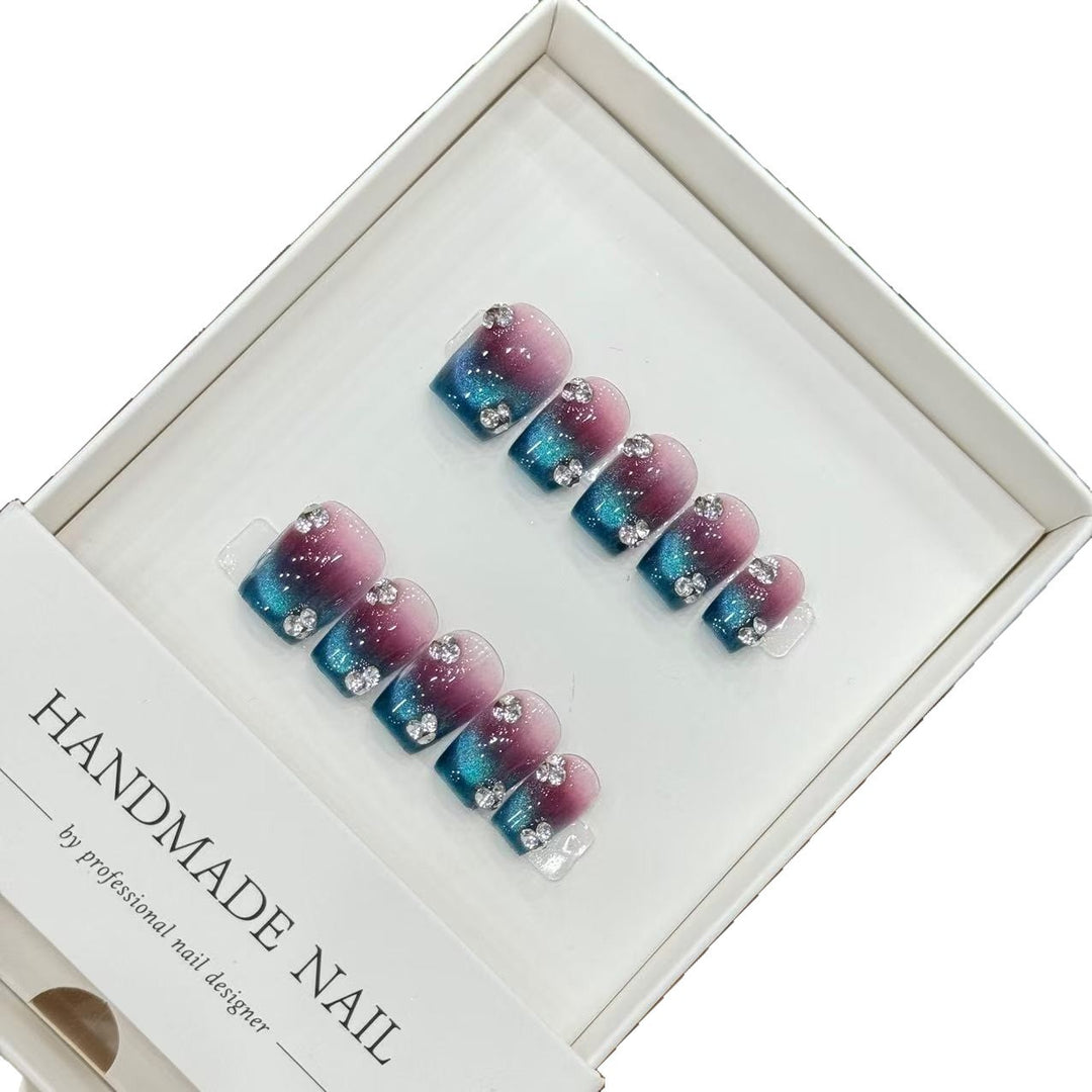 Glamouröses Ombre Press-On Nail Set mit Strass-Akzenten