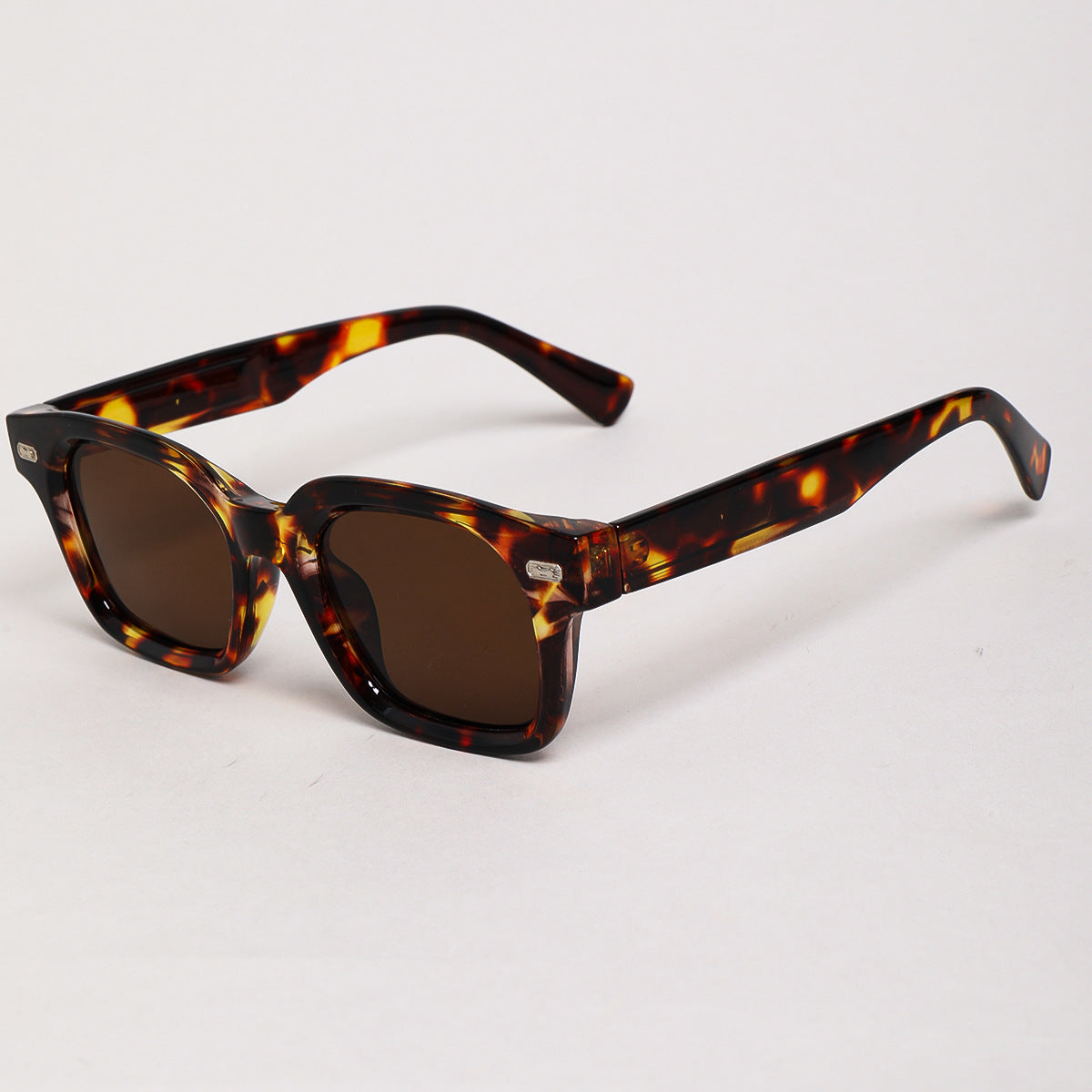 Damen Sonnenbrille im trendigen Retro-Design Karnz