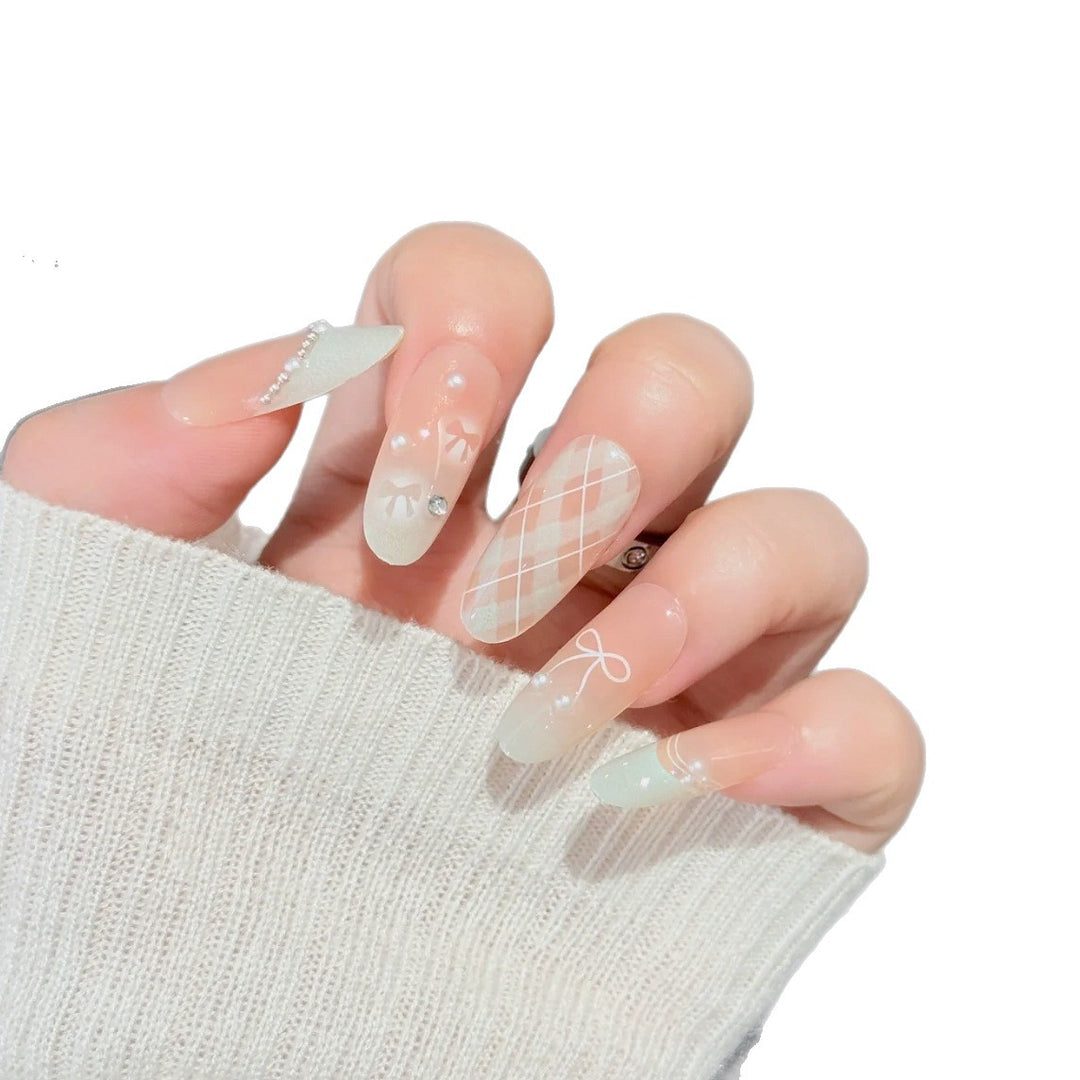 Dekoratives Press-On Nagelkunst Set Karnz