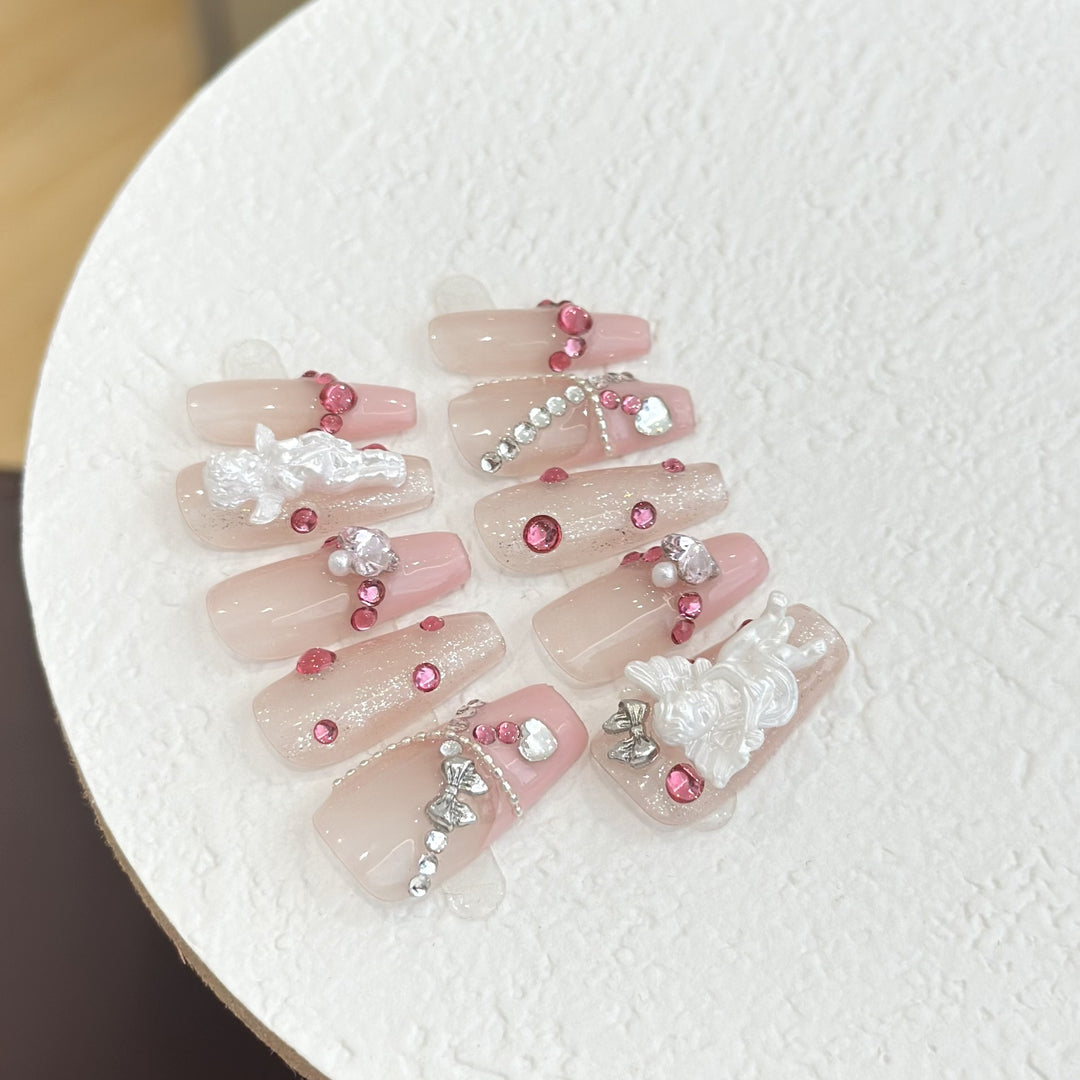 Dekoratives, mit Strass verziertes Press-On-Nagelset