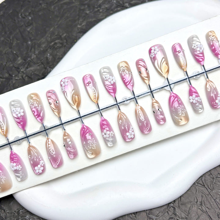 Künstlerisches Floral Design Press-On Nail Set 1790745881
