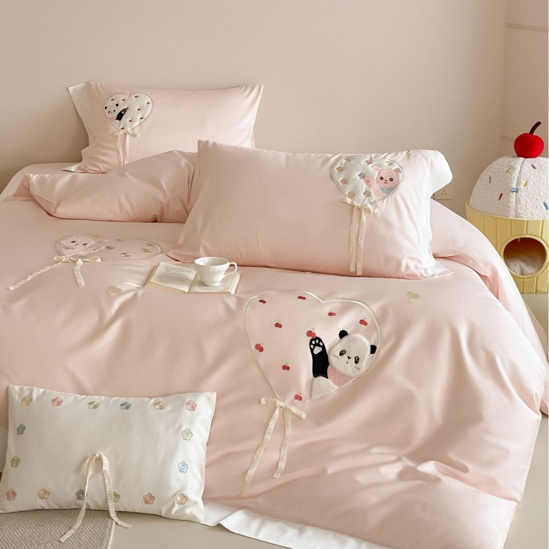 Satin-Feel besticktes Herz Applikation Bettbezug Set