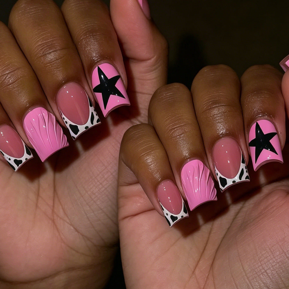 Kreatives Press-On Nagelkunst-Set Karnz