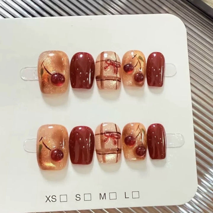Künstlerisches glattes Press-On Nagelset