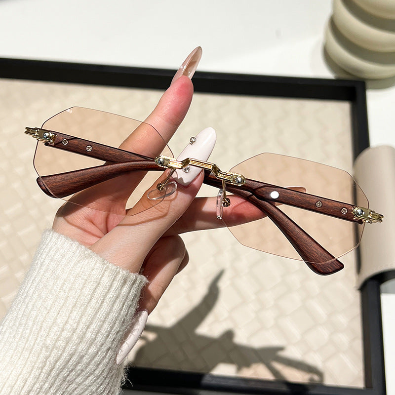 Damen futuristische Sonnenbrille mit geometrischem Rahmen und Holzdetails Karnz