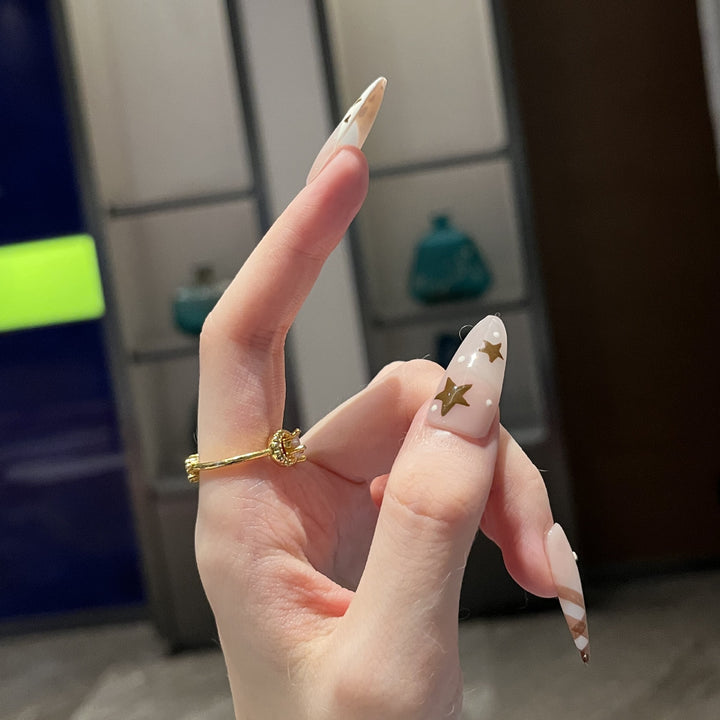 Künstlerisches Press-On-Nagelset Karnz