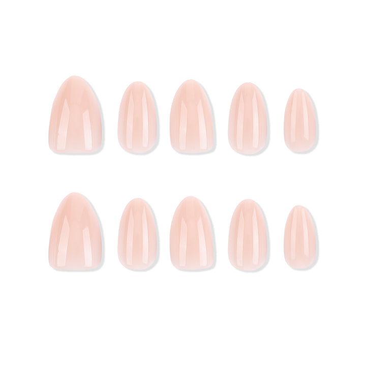 Glänzende Stiletto-Nägel Karnz