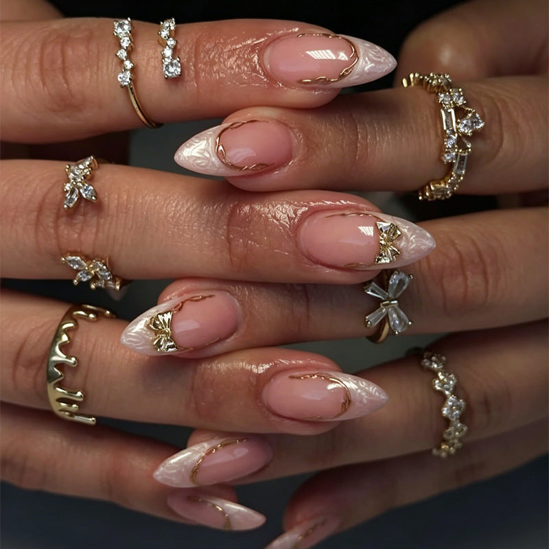Elegante Nagelkunst Karnz