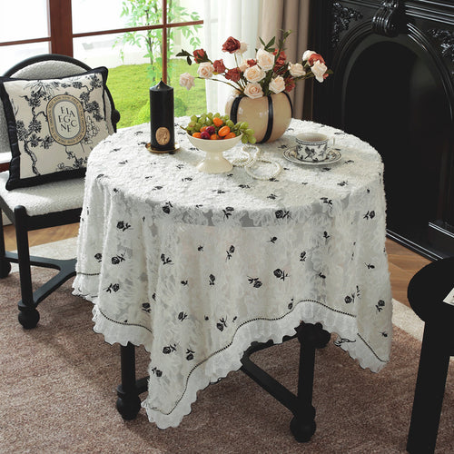 Elegante Spitzen-Tischdecke