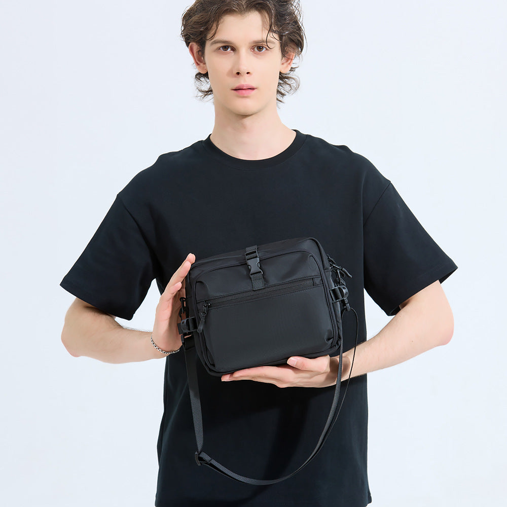 Verstellbare kompakte Slingtasche Karnz