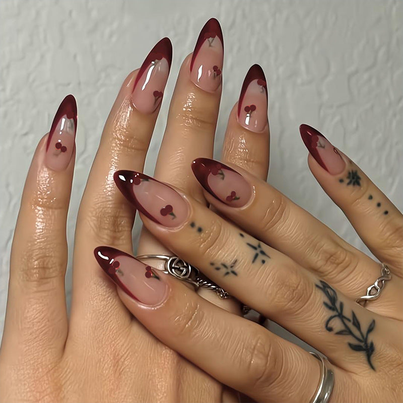 Kunstnagelset mit einzigartigen Designs Karnz