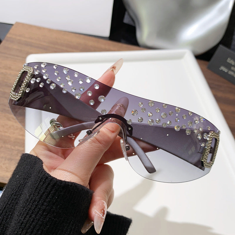 Damen Glamouröse Sonnenbrille mit Glitzerakzenten Karnz