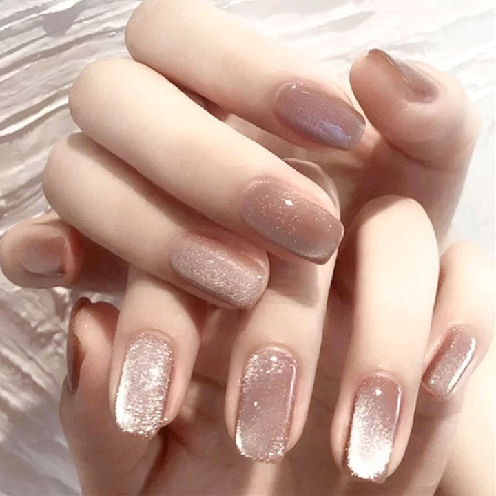 Elegantes Press-On-Nägel-Set mit einzigartigem Glitter-Design