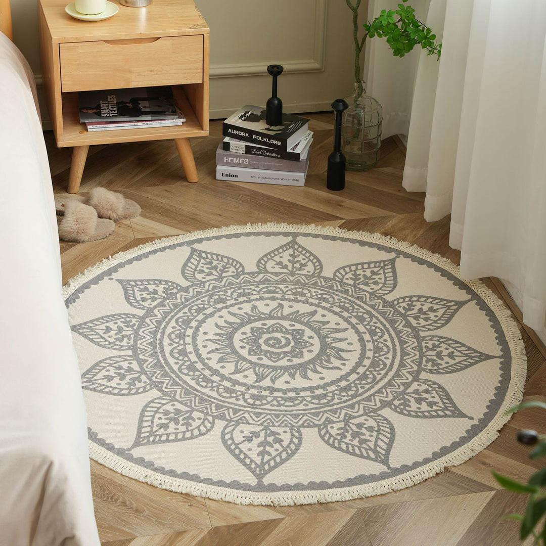Runder gewebter Teppich mit Mandala‑Motiv, flacher Baumwoll‑Jutemix und Fransen Karnz
