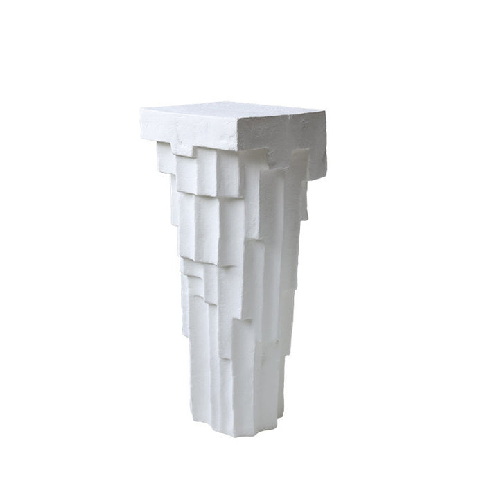 Skulpturaler Geometrischer Beistelltisch