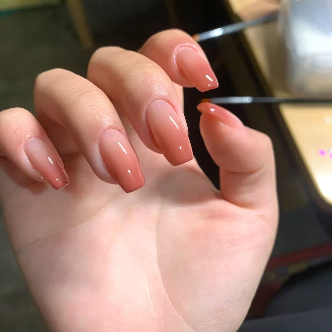 Elegante Ombre-Gel-Nagelverlängerungen