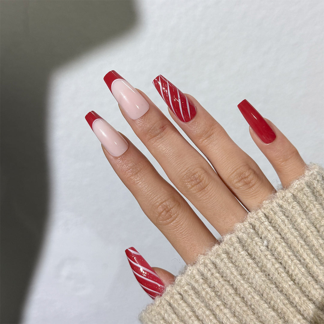 Langes Elegantes Press-On Nagelset Karnz