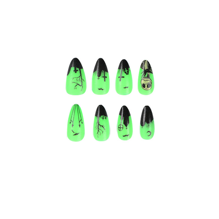 Kreative Nagelkunst mit Halloween-Motiven Karnz