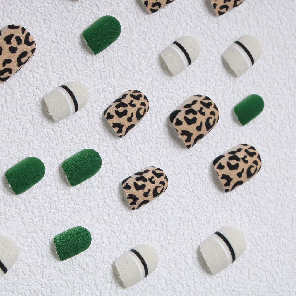 Trendige Nagelkunst Set Karnz
