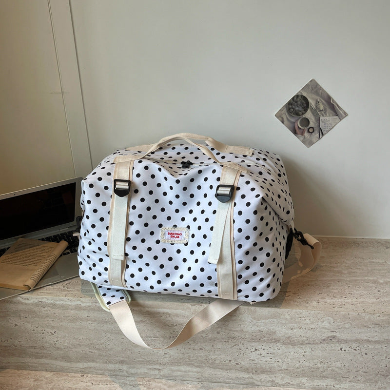 Stylische gepunktete Sporttasche
