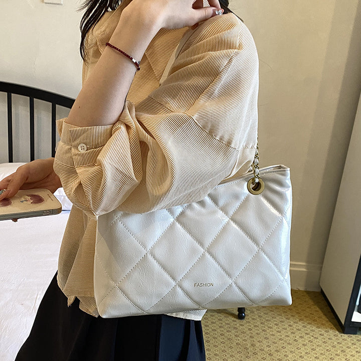 Gepolsterte Kunstleder Schultertasche Karnz
