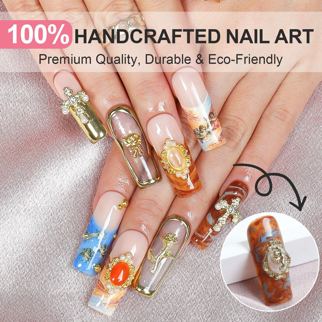 Kreatives Kunstnagelset mit luxuriösen Verzierungen Karnz