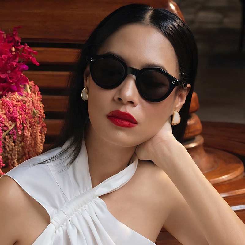 Damen Designer-Sonnenbrille mit polygonalem Rahmen und modischen Akzenten Karnz
