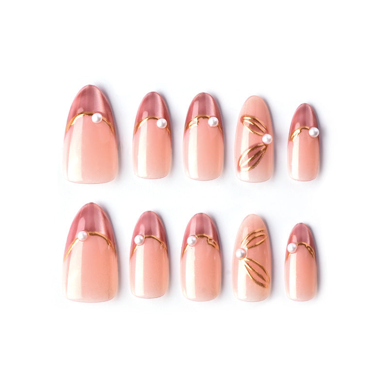 Glamouröse Press-On Nagelset mit dekorativen Akzenten Karnz