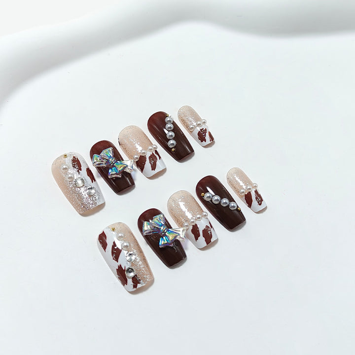 Kunstnagelset Karnz