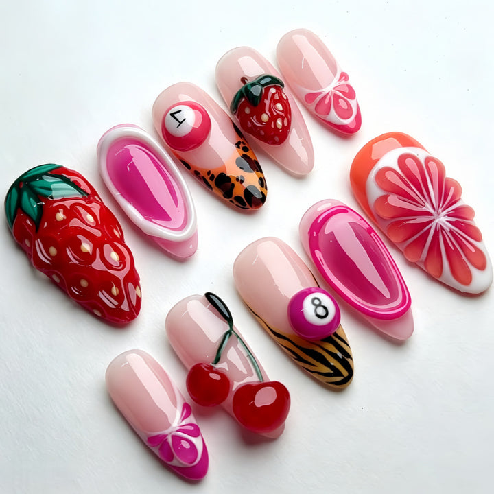 Kunstnagelset mit Fruchtmotiven Karnz